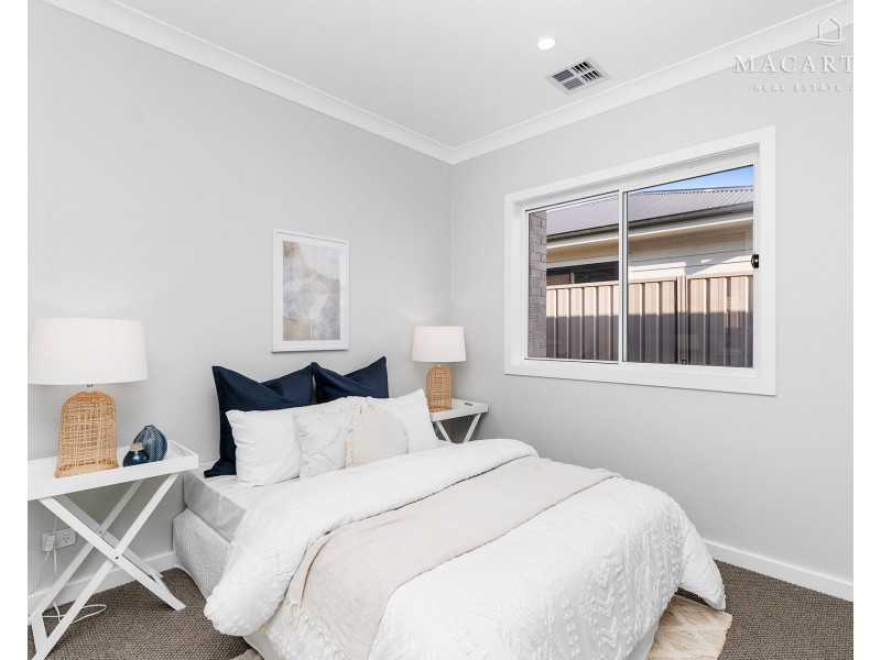 5 Dallas Avenue, Gobbagombalin NSW 2650