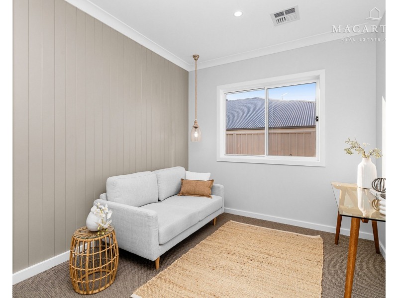 5 Dallas Avenue, Gobbagombalin NSW 2650