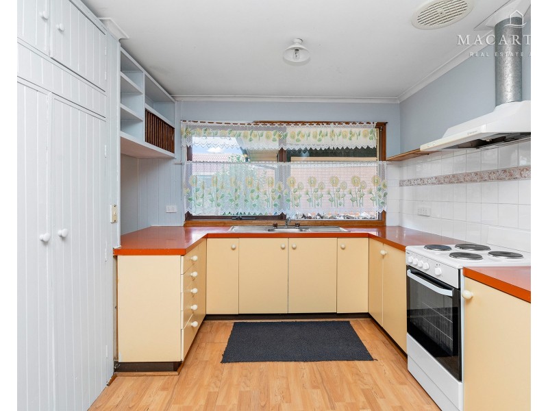 11 Goborra Street, Glenfield Park NSW 2650