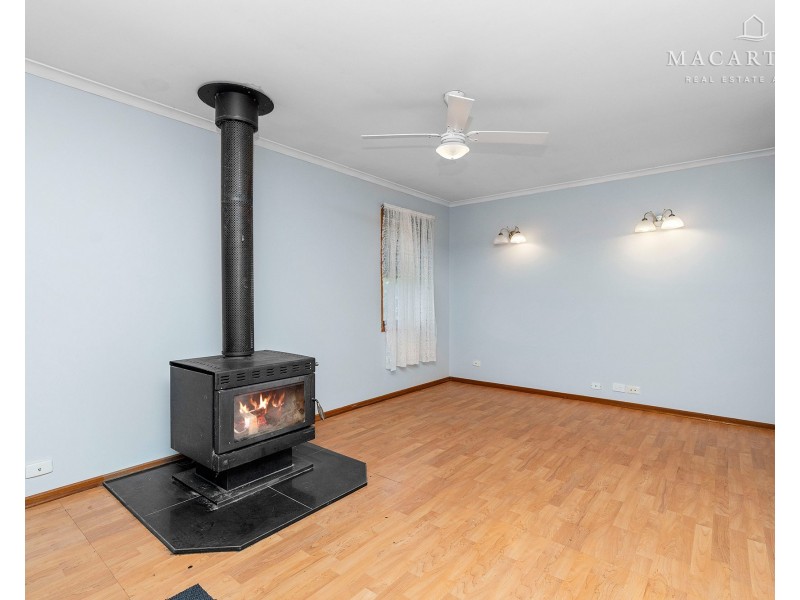 11 Goborra Street, Glenfield Park NSW 2650