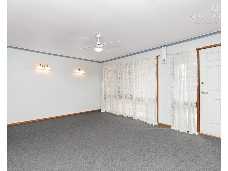 11 Goborra Street, Glenfield Park NSW 2650