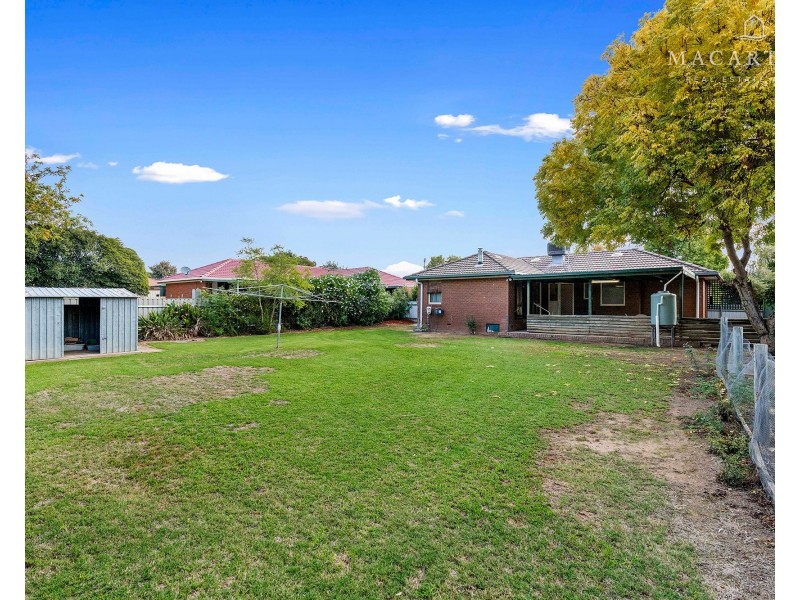 11 Goborra Street, Glenfield Park NSW 2650