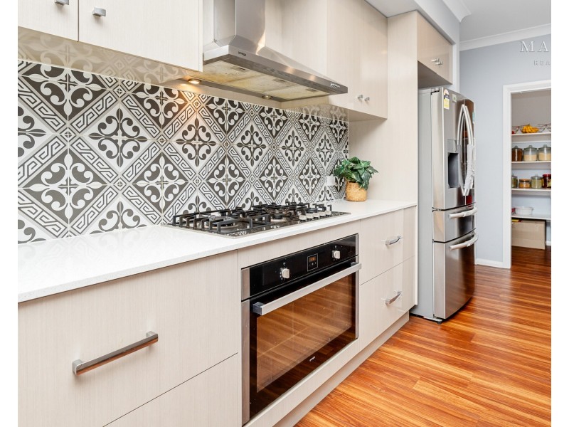 6 Jade Place, Estella NSW 2650