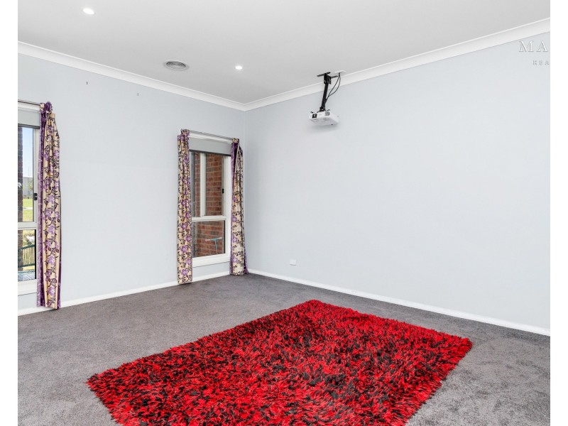 6 Jade Place, Estella NSW 2650