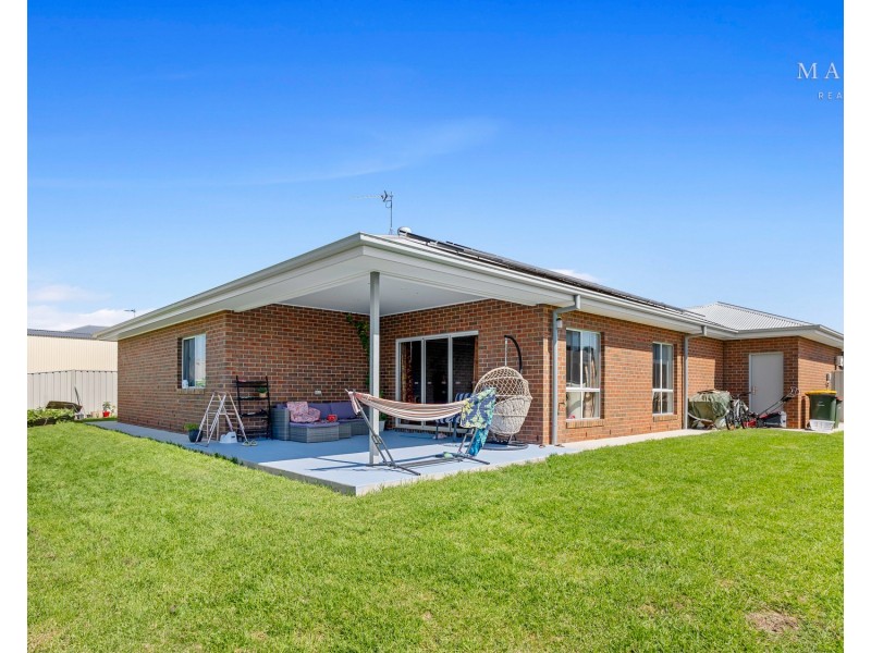 6 Jade Place, Estella NSW 2650