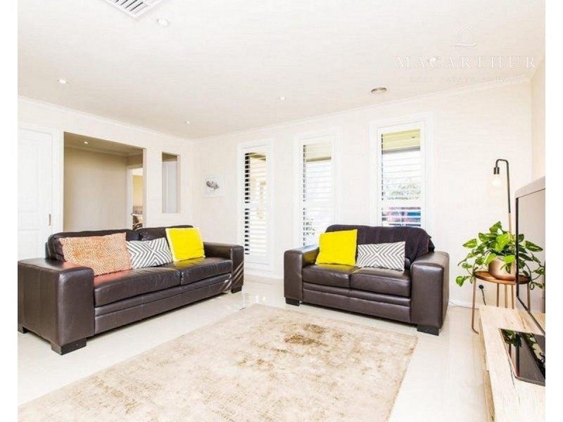 6 Ilex Street, Lake Albert NSW 2650