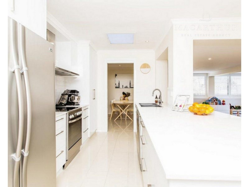 6 Ilex Street, Lake Albert NSW 2650