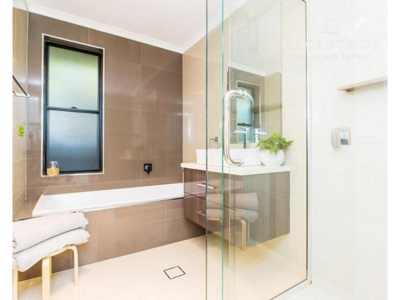 6 Ilex Street, Lake Albert NSW 2650