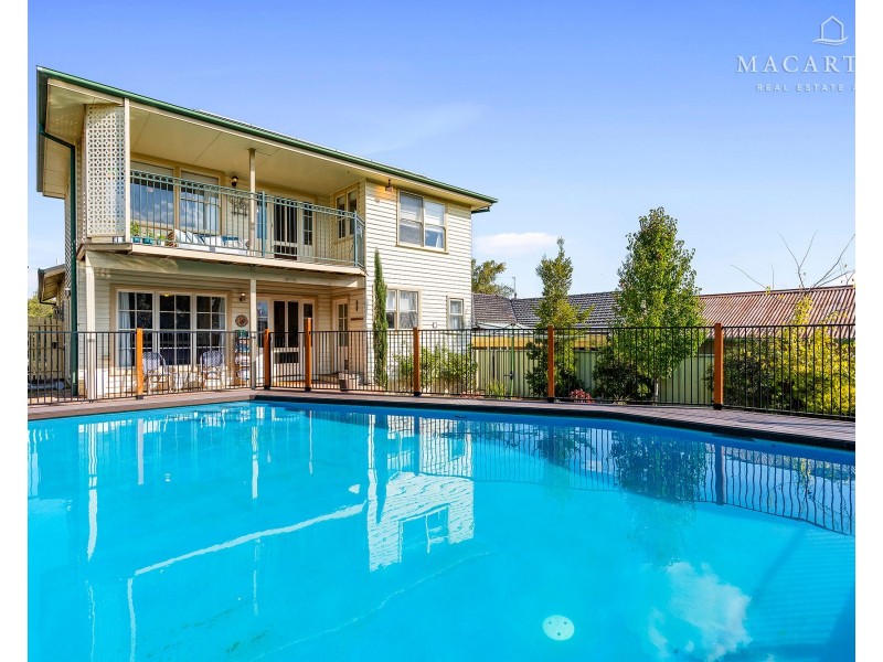 1 Sunshine Avenue, Turvey Park NSW 2650