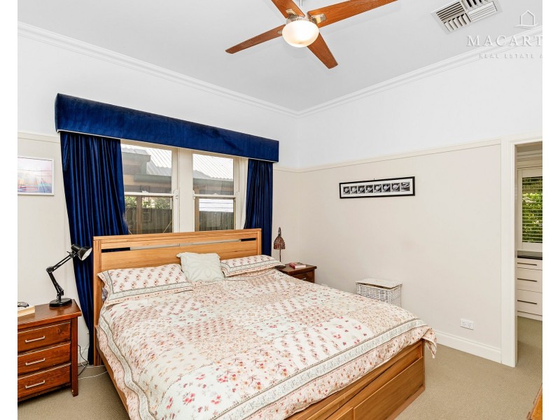 1 Sunshine Avenue, Turvey Park NSW 2650