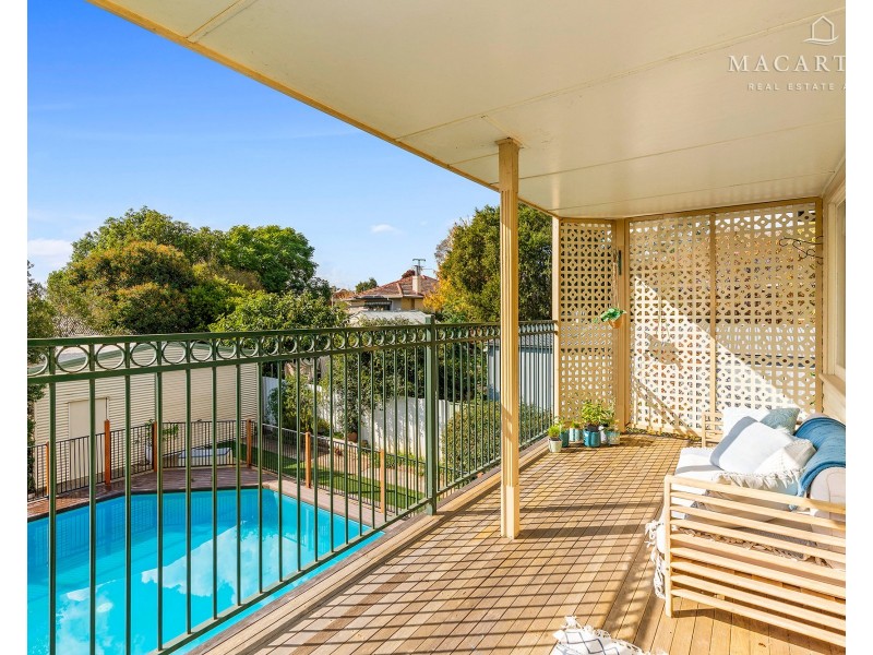 1 Sunshine Avenue, Turvey Park NSW 2650