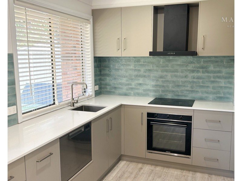 2/4 Dunn Avenue, Forest Hill NSW 2651