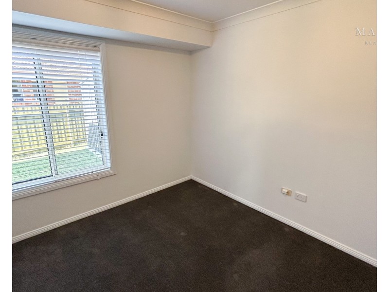 2/4 Dunn Avenue, Forest Hill NSW 2651