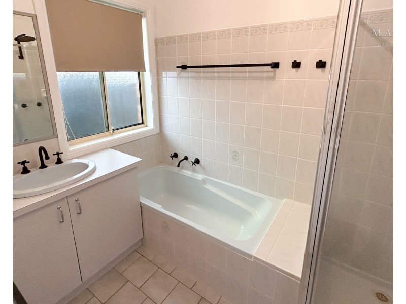 2/4 Dunn Avenue, Forest Hill NSW 2651