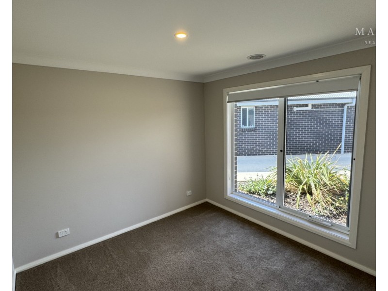 2/26 Quandong Place, Forest Hill NSW 2651