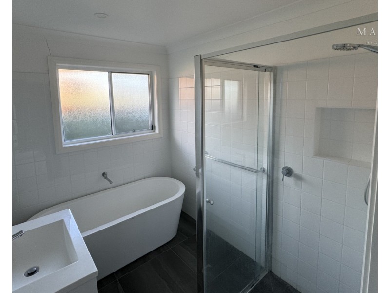 2/26 Quandong Place, Forest Hill NSW 2651