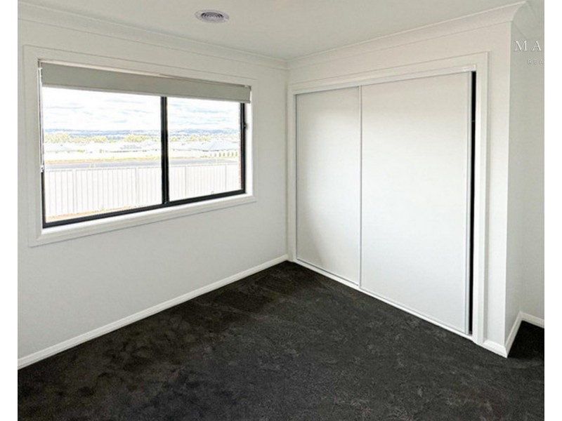 141 Valencia Drive, Gobbagombalin NSW 2650