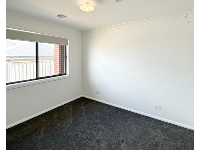 141 Valencia Drive, Gobbagombalin NSW 2650