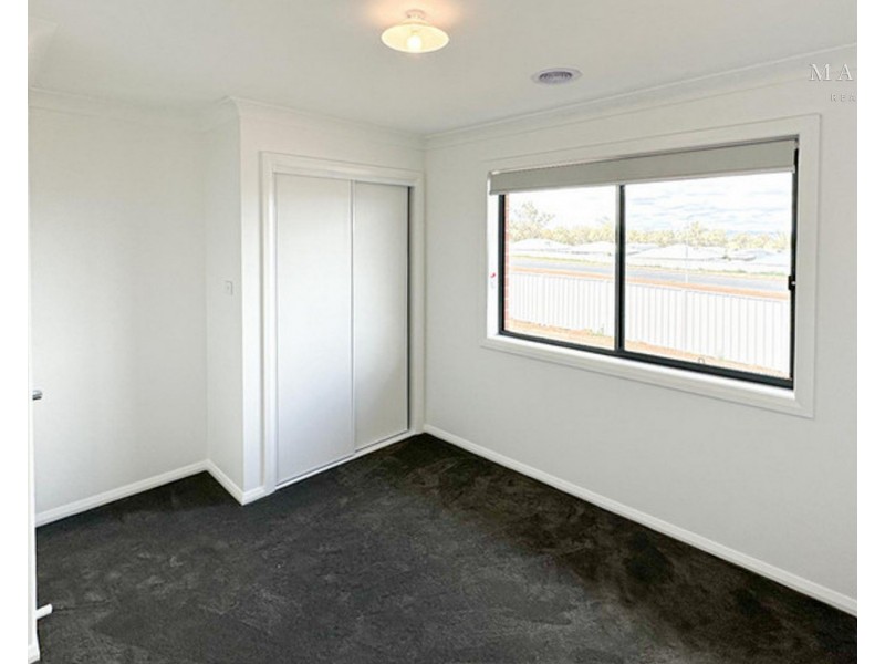 141 Valencia Drive, Gobbagombalin NSW 2650