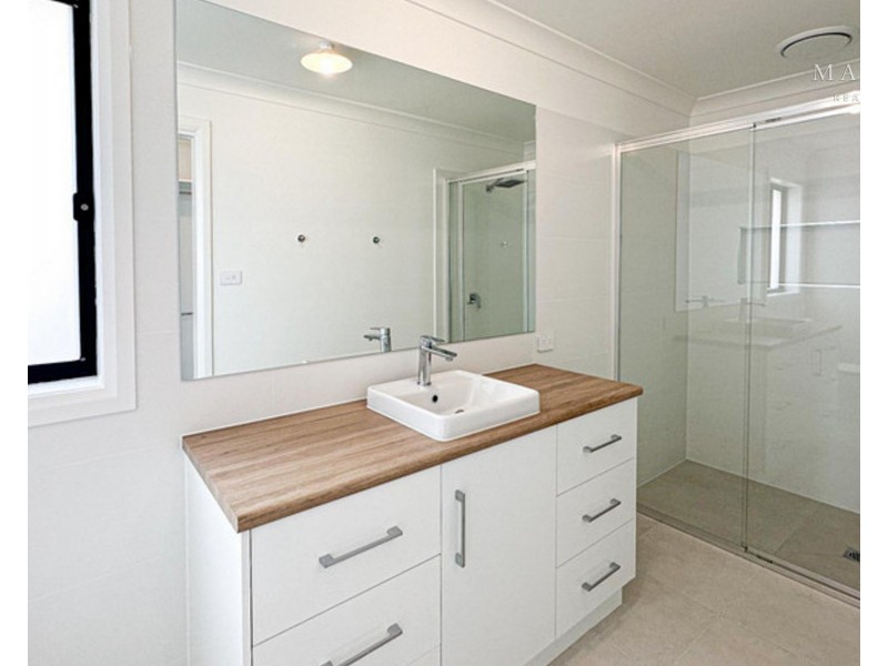 141 Valencia Drive, Gobbagombalin NSW 2650