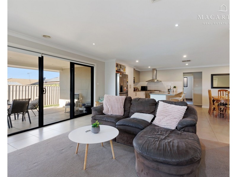 54 Barrima Drive, Glenfield Park NSW 2650