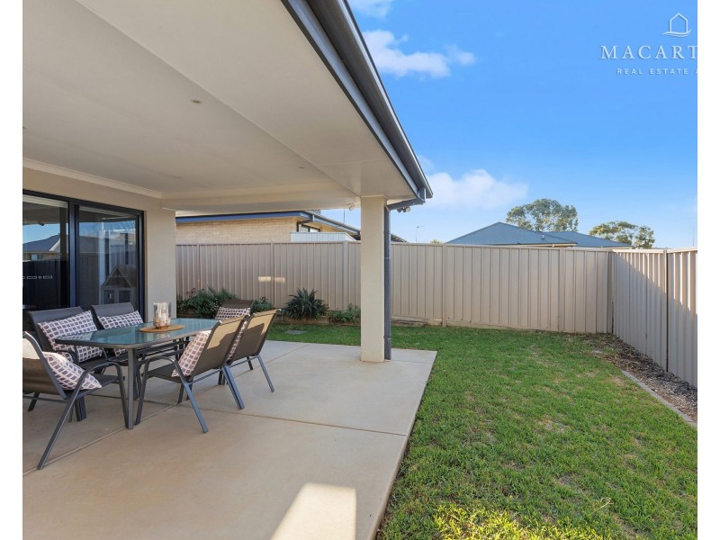 54 Barrima Drive, Glenfield Park NSW 2650