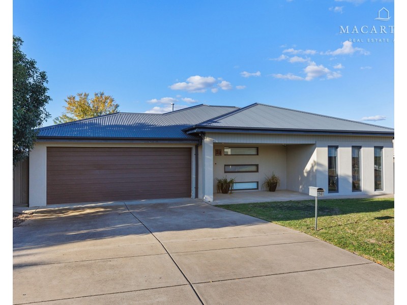 54 Barrima Drive, Glenfield Park NSW 2650