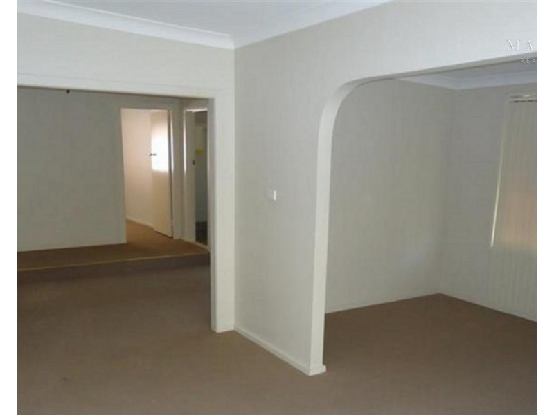 8 Rudd Street, Turvey Park NSW 2650