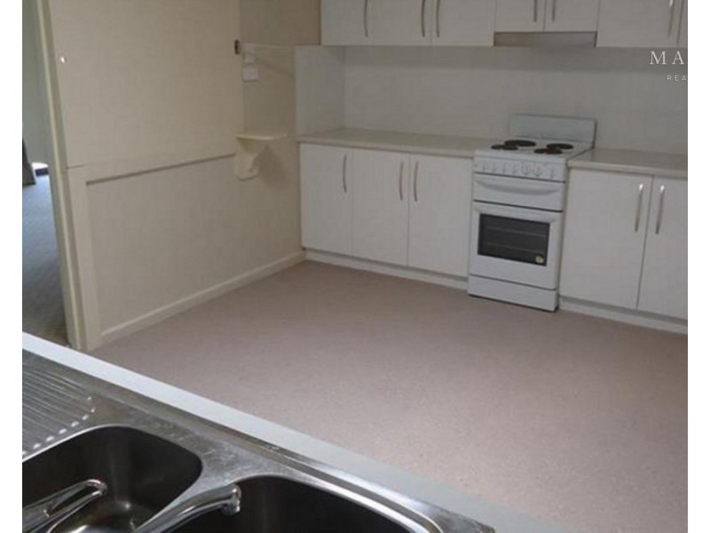 8 Rudd Street, Turvey Park NSW 2650