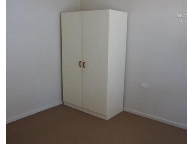 8 Rudd Street, Turvey Park NSW 2650