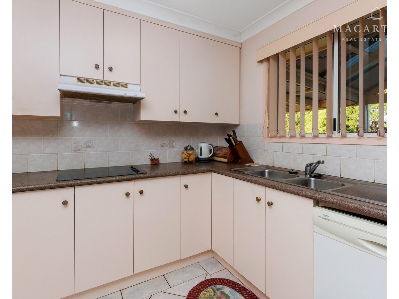 4 Toney Place, Glenfield Park NSW 2650