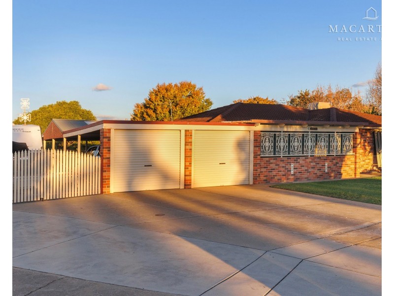 4 Toney Place, Glenfield Park NSW 2650