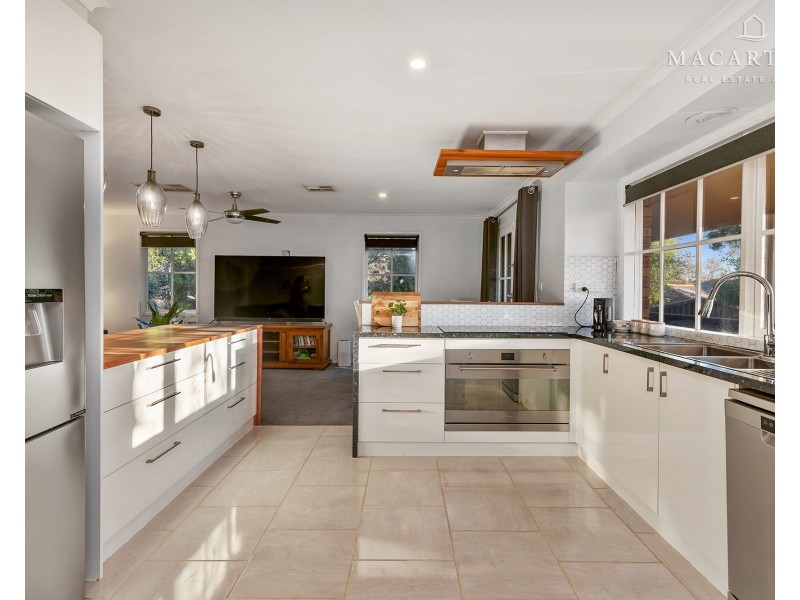 1 Jamie Place, Tolland NSW 2650