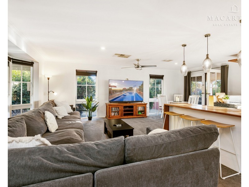 1 Jamie Place, Tolland NSW 2650