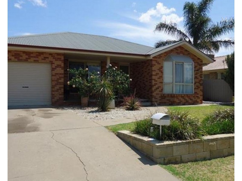 12 Wonkana Road, Glenfield Park NSW 2650