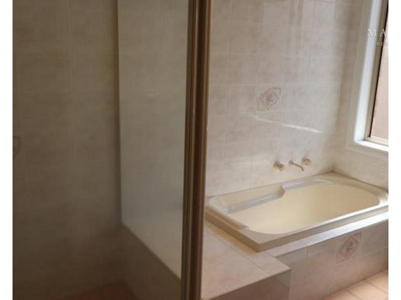 12 Wonkana Road, Glenfield Park NSW 2650