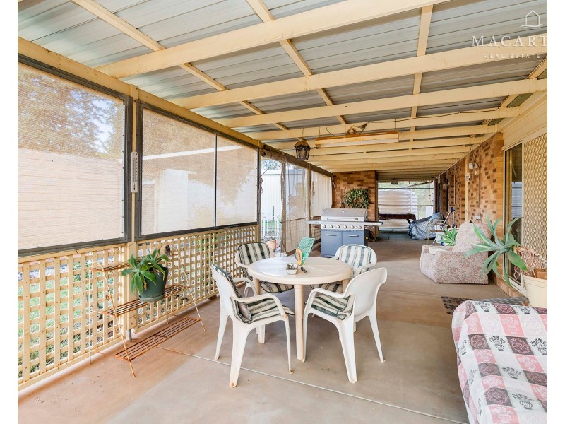 10 Ashbridge Road, Ganmain NSW 2702