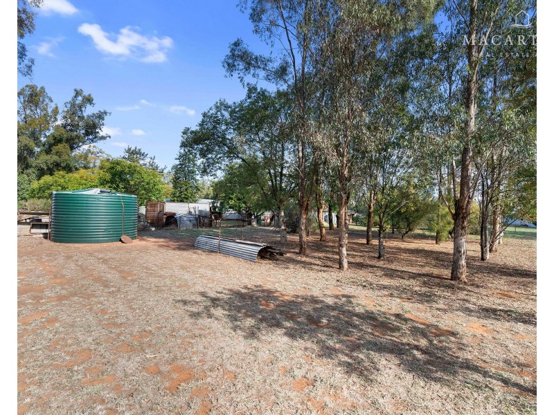 10 Ashbridge Road, Ganmain NSW 2702