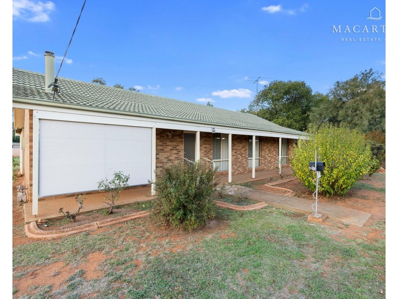 10 Ashbridge Road, Ganmain NSW 2702