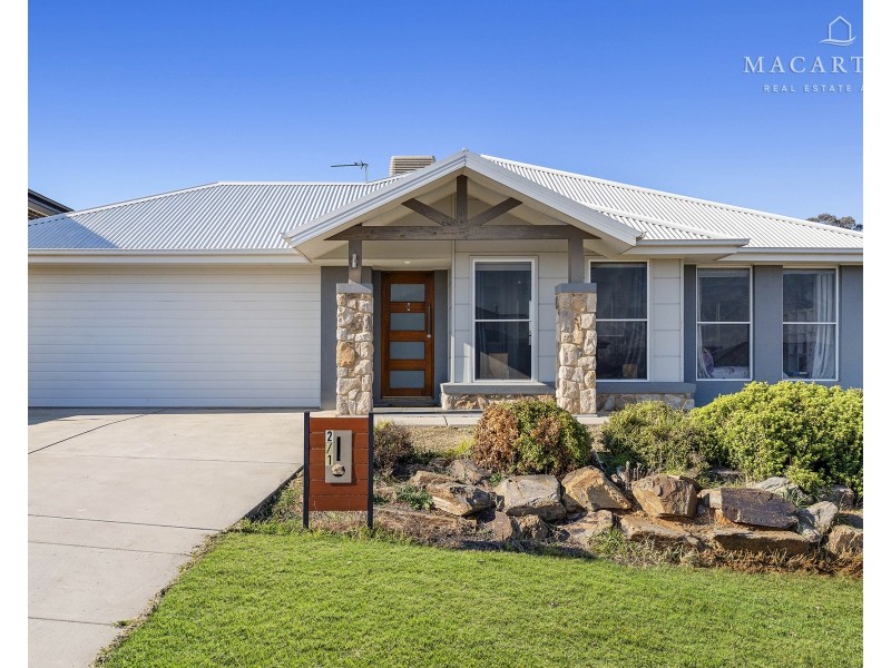 109 Brooklyn Drive, Bourkelands NSW 2650