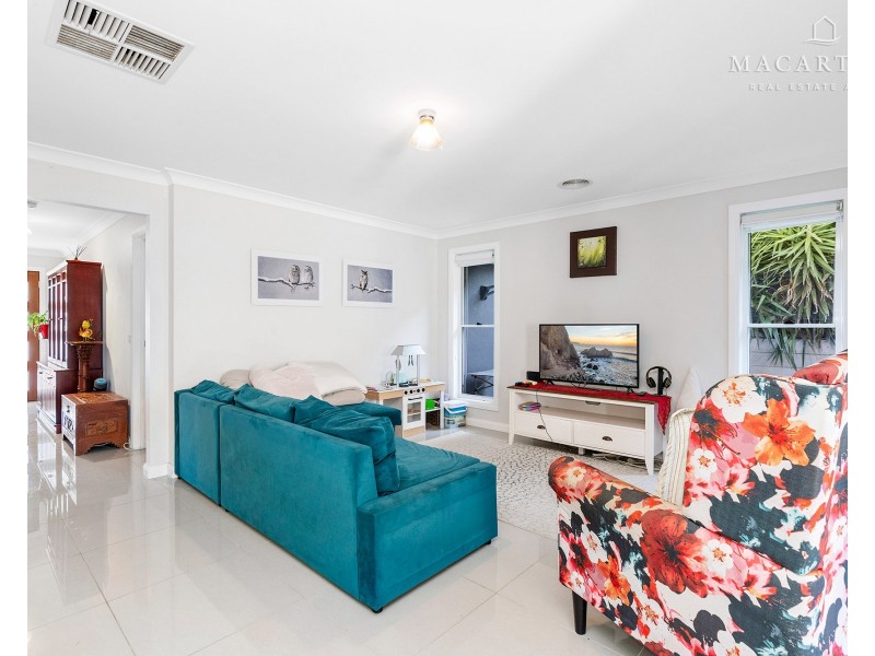 109 Brooklyn Drive, Bourkelands NSW 2650