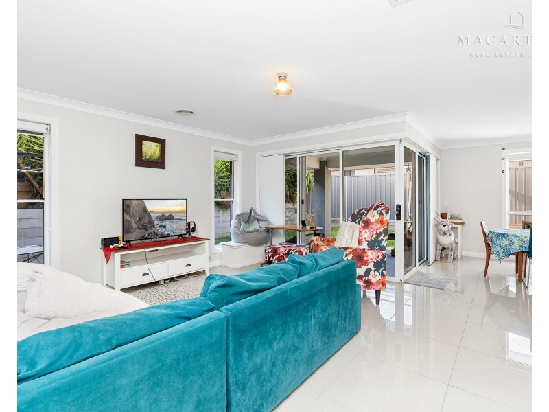 109 Brooklyn Drive, Bourkelands NSW 2650