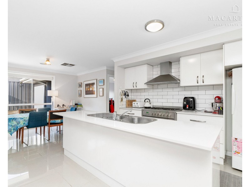 109 Brooklyn Drive, Bourkelands NSW 2650