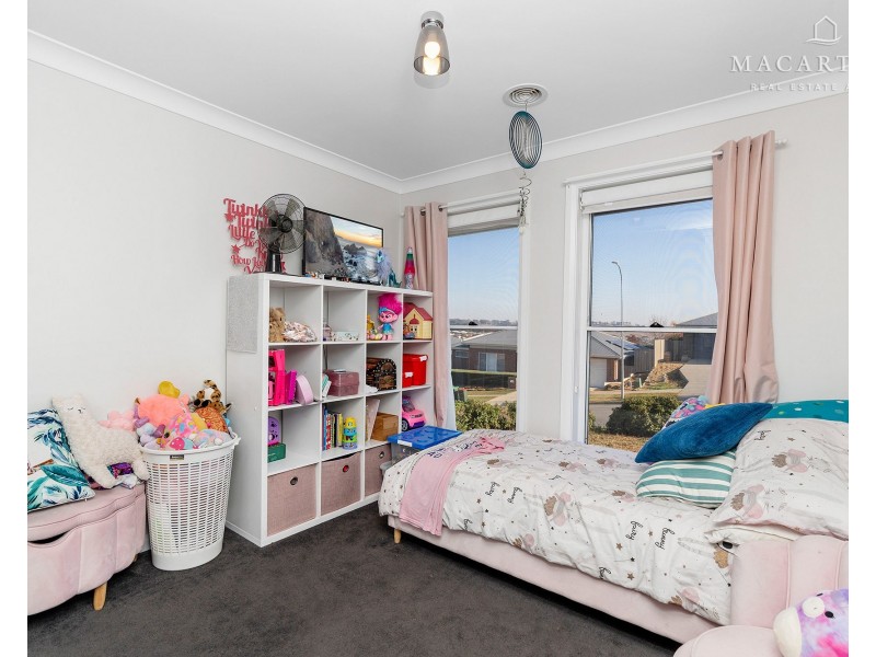 109 Brooklyn Drive, Bourkelands NSW 2650