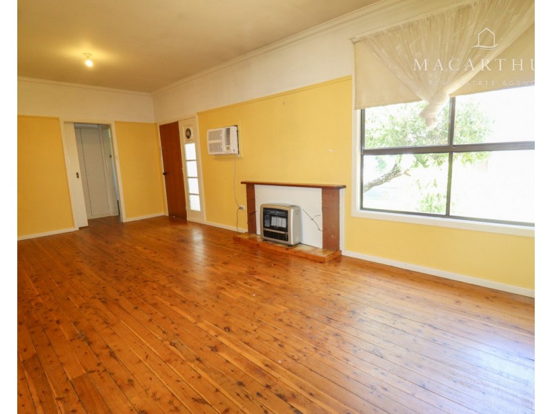 15 Mount Austin Avenue, Mount Austin NSW 2650