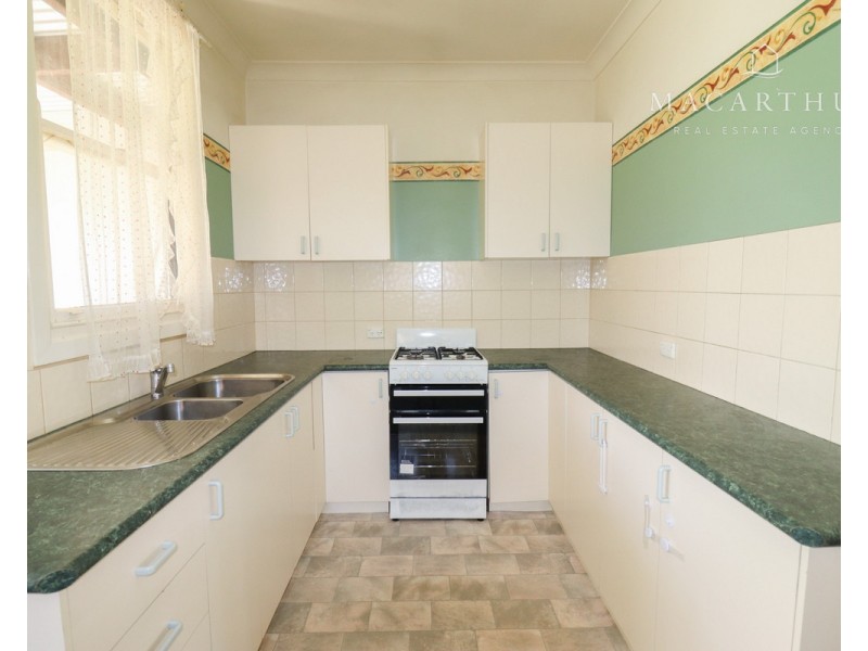 15 Mount Austin Avenue, Mount Austin NSW 2650