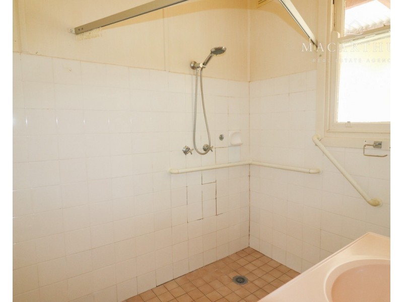 15 Mount Austin Avenue, Mount Austin NSW 2650