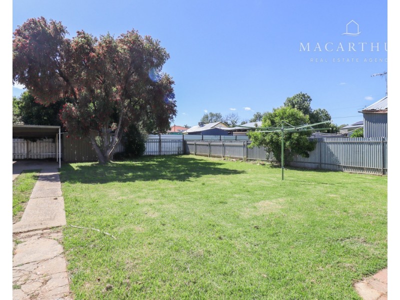15 Mount Austin Avenue, Mount Austin NSW 2650