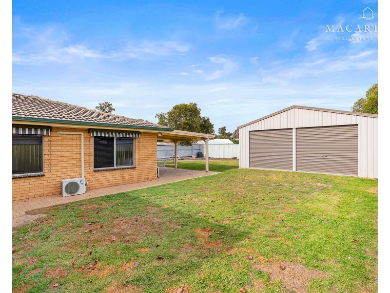 6 Dalman Parkway, Glenfield Park NSW 2650
