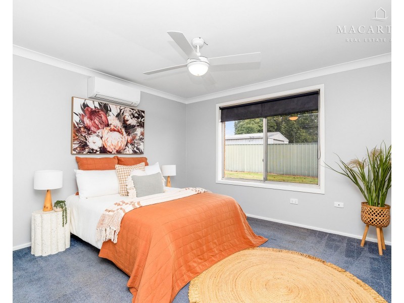 6 Dalman Parkway, Glenfield Park NSW 2650